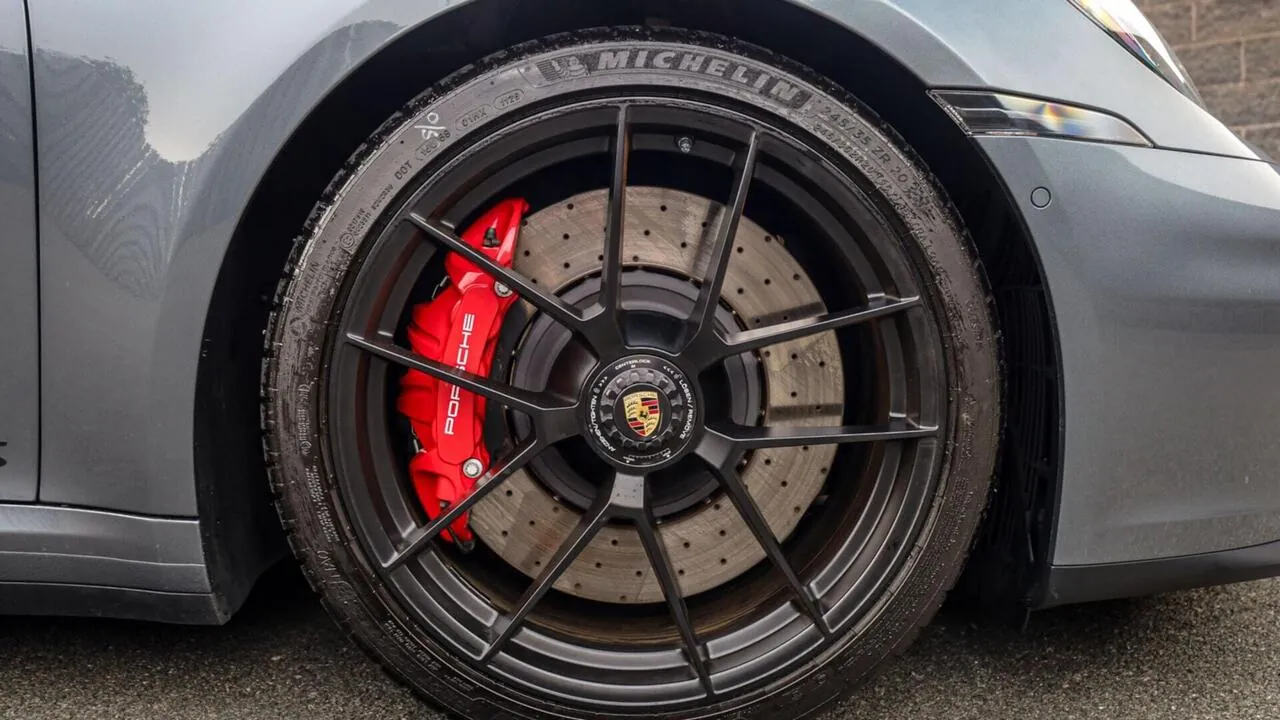 Porsche 911 2025 photo 4