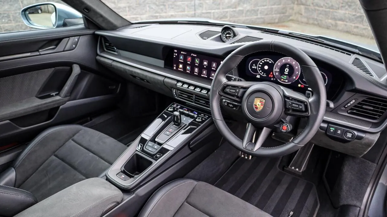 Porsche 911 2025 photo 3