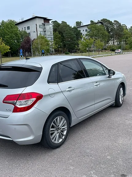 Citroen C4 2012 photo 2