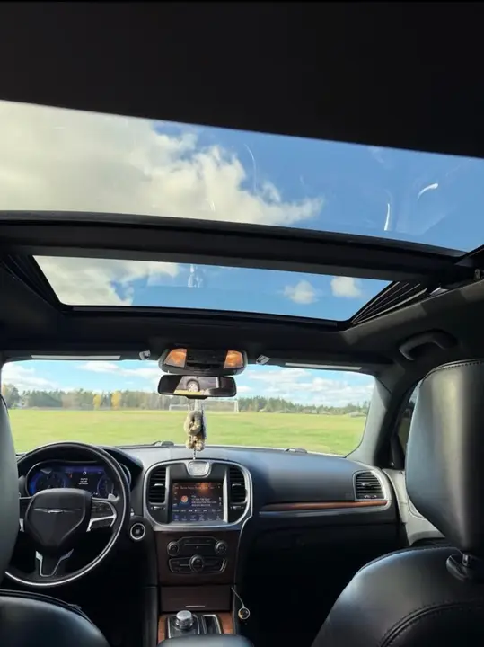 Chrysler 300 2018 photo 3