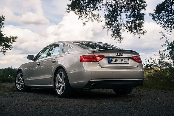Audi A5 2012 photo 2