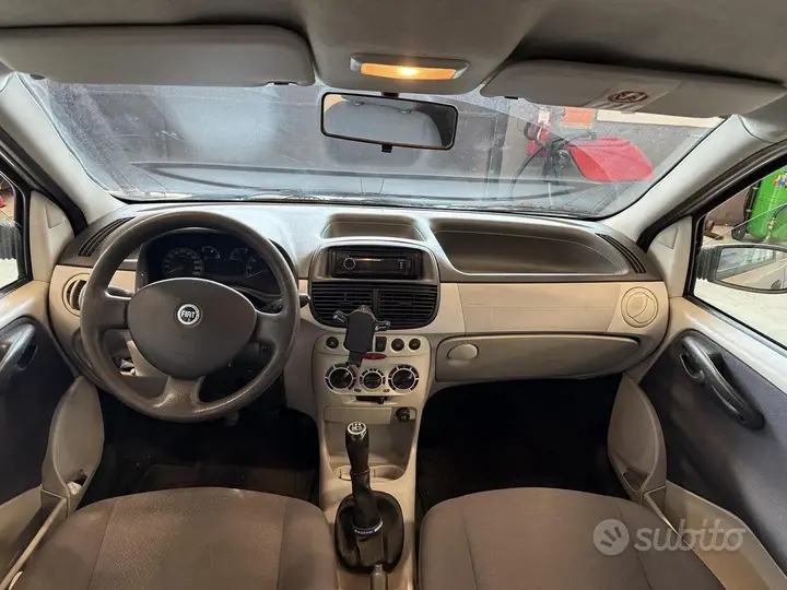 Fiat Punto 2004 photo 3