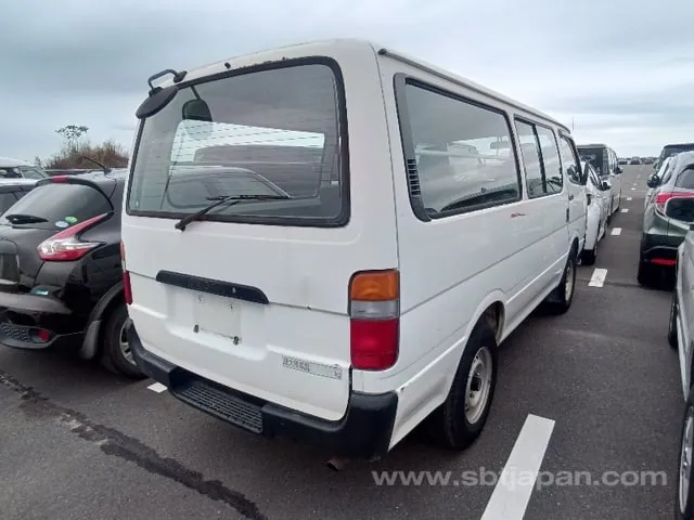 Toyota Regiusace Van 2001 photo 4