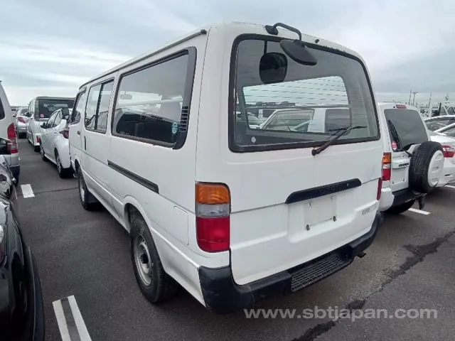 Toyota Regiusace Van 2001 photo 3