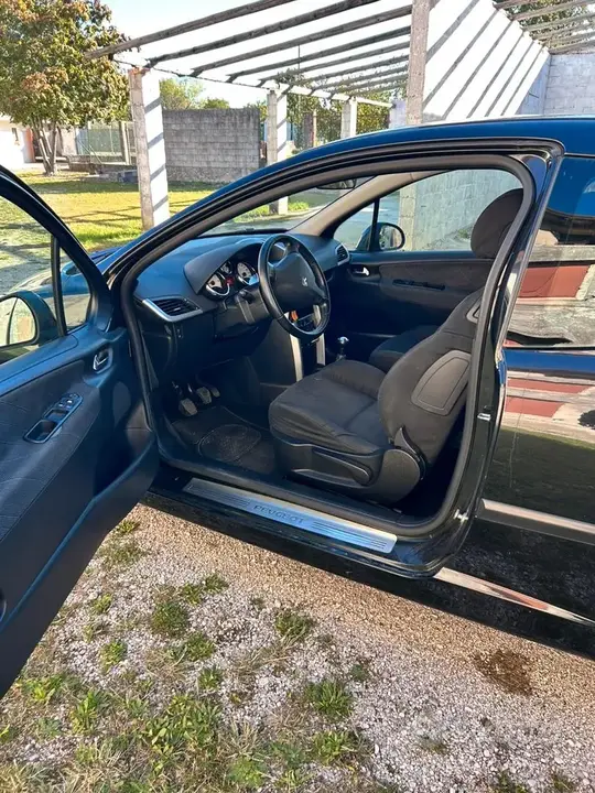Peugeot 207 2006 photo 4