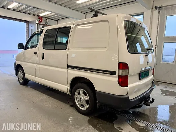 Toyota Hiace 2008 photo 2