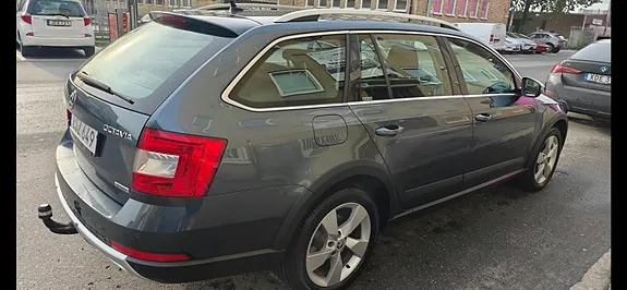 Skoda Octavia Scout 2015 photo 2