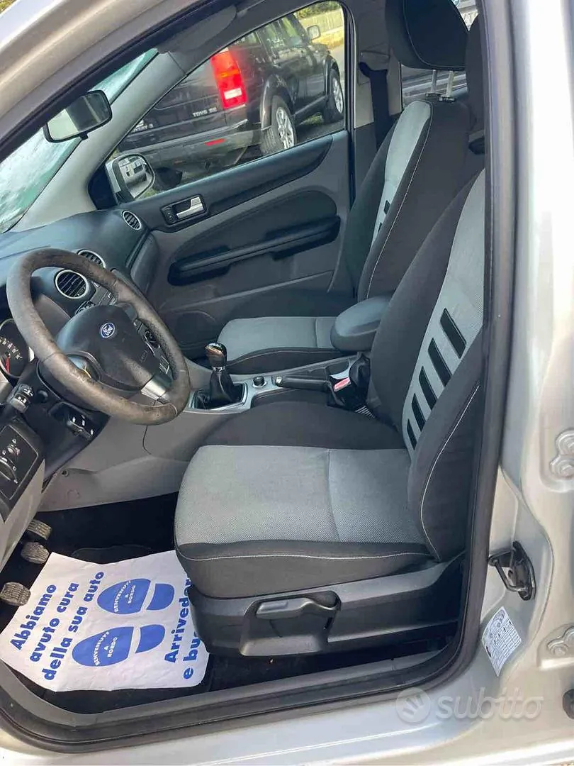 Ford Focus 2008 photo 3
