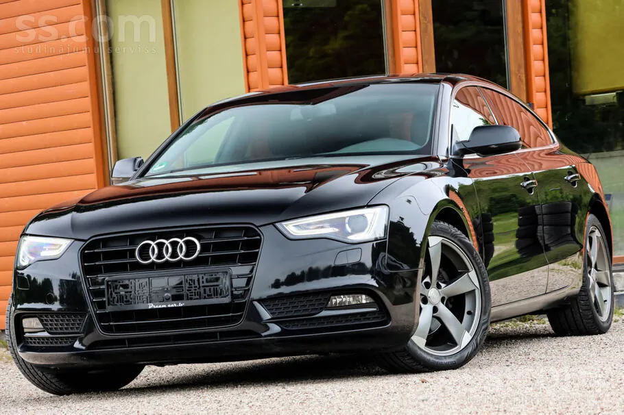 Audi A5 2012 photo 2