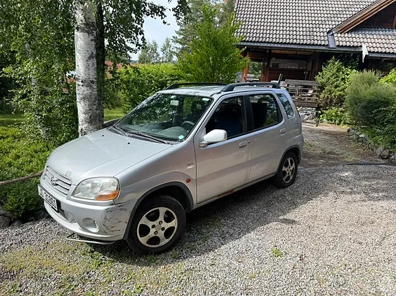 Suzuki Ignis 2003 photo 2