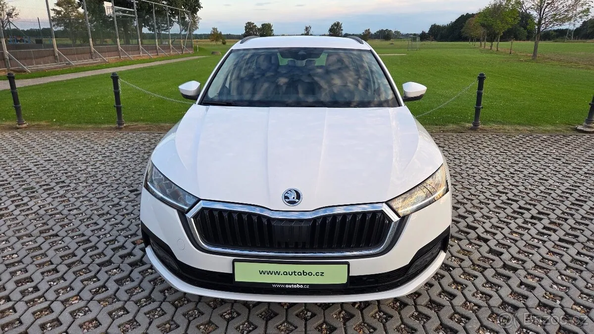 Skoda Octavia 2021 photo 2