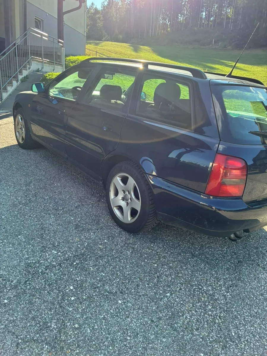 Audi A4 1998 photo 3