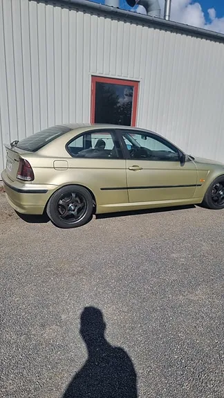 BMW 318Ti 2004 photo 2