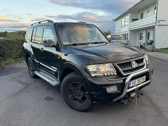Mitsubishi Pajero 2002 photo 2