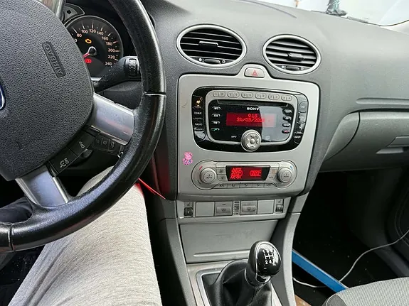 Ford Focus 2011 photo 2