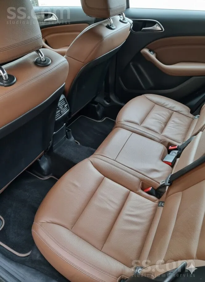 Mercedes-Benz B180 2013 photo 3