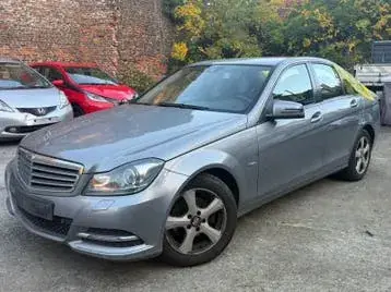 Mercedes-Benz C200