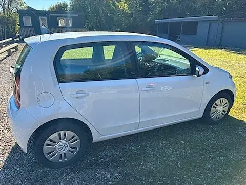 Volkswagen Up 2013 photo 3