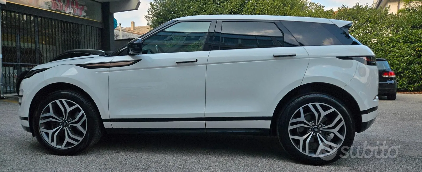 Land Rover Range Rover Evoque 2022 photo 3