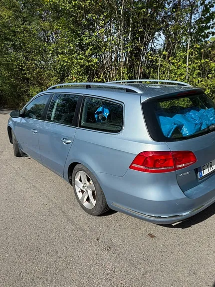 Volkswagen Passat 2011 photo 2