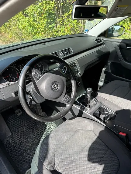 Volkswagen Passat 2011 photo 5