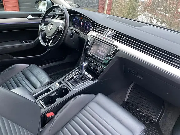 Volkswagen Passat 2017 photo 2