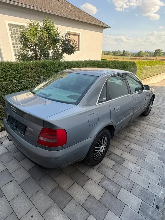 Audi A4 1999 photo 2
