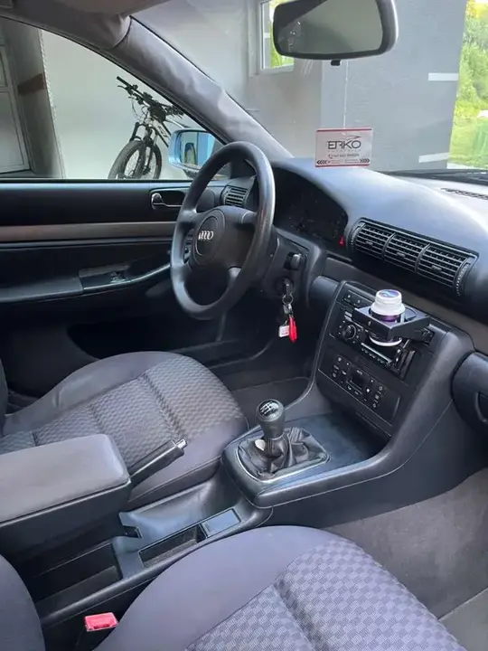 Audi A4 1999 photo 3