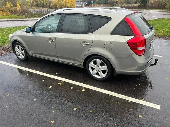 Kia Ceed 2011 photo 4