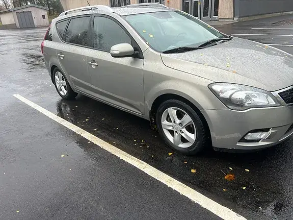 Kia Ceed 2011 photo 2