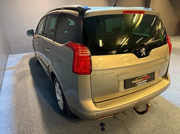 Peugeot 5008 2011 photo 5