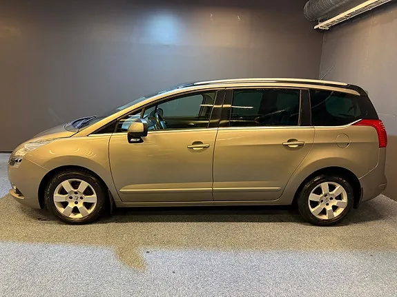 Peugeot 5008 2011 photo 3