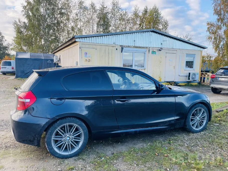 BMW 118D 2007 photo 2