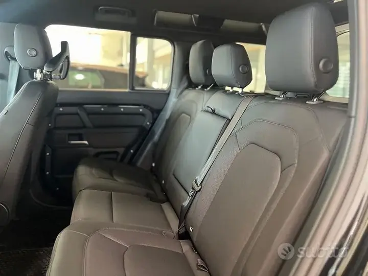 Land Rover Defender 2024 photo 5