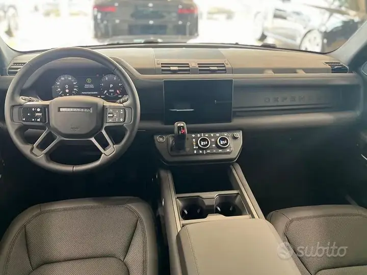 Land Rover Defender 2024 photo 4