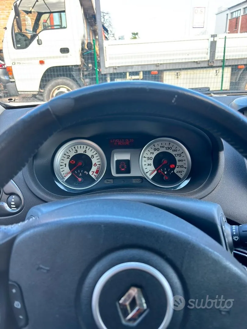 Renault Clio 2008 photo 3