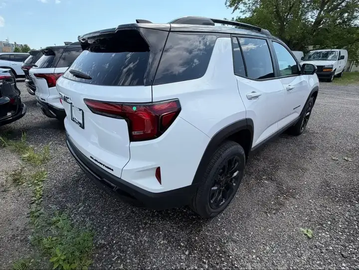 GMC Terrain 2027 photo 4