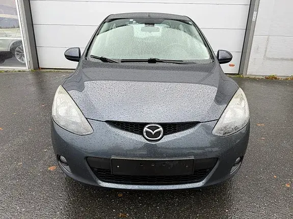 Mazda 2 2009 photo 4