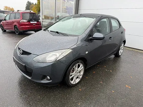 Mazda 2 2009 photo 2