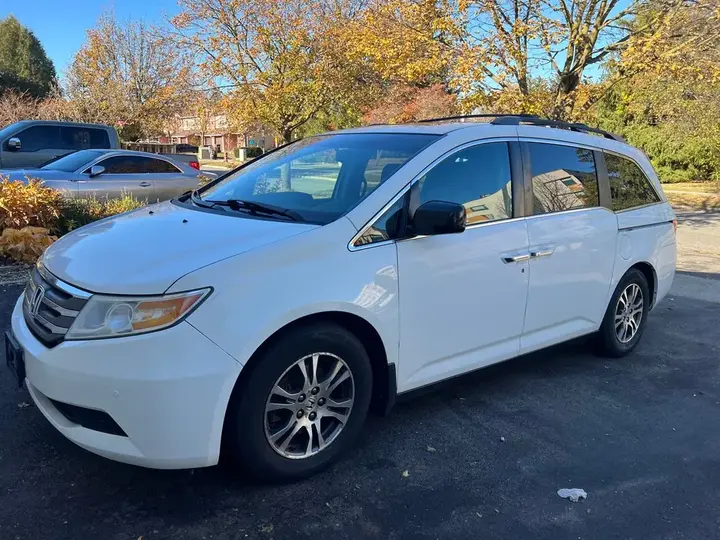 Honda Odyssey 2012 photo 3
