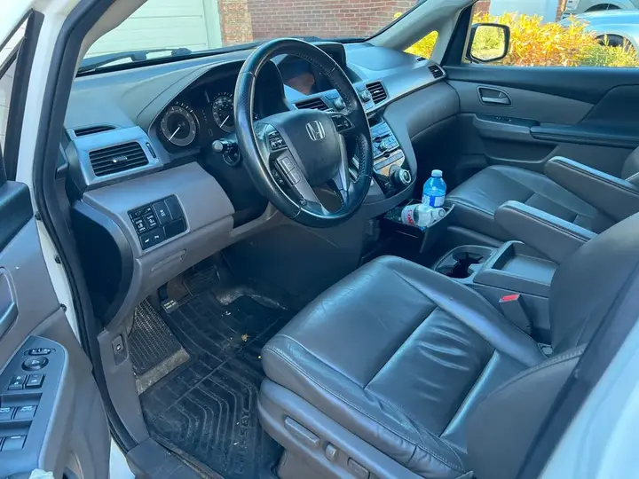 Honda Odyssey 2012 photo 5
