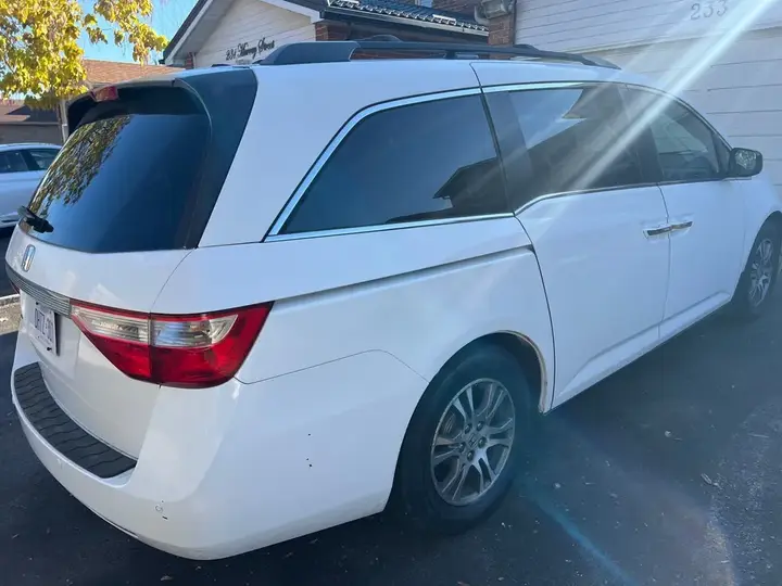 Honda Odyssey 2012 photo 4