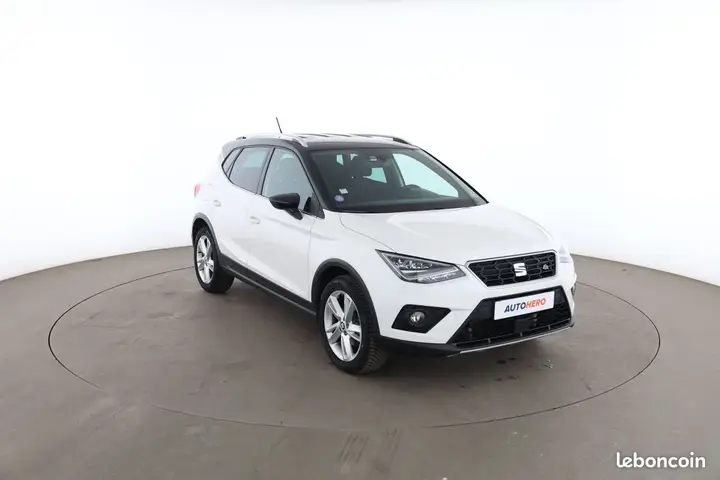 Seat Arona 2019 photo 4