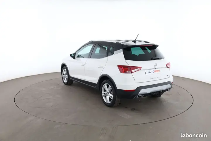Seat Arona 2019 photo 2
