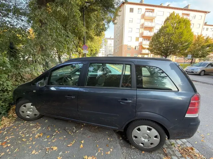 Opel Zafira 2006 photo 2