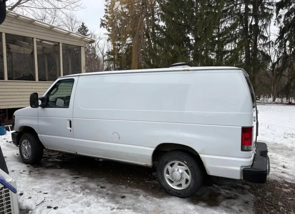 Ford Econoline E150 2014 photo 5