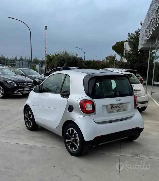 Smart Eq Fortwo 2019 photo 2