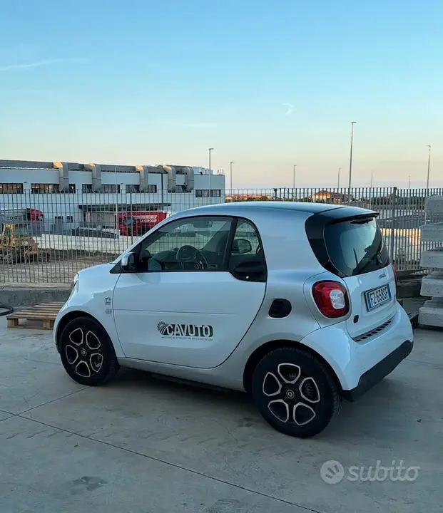 Smart Eq Fortwo 2019 photo 4