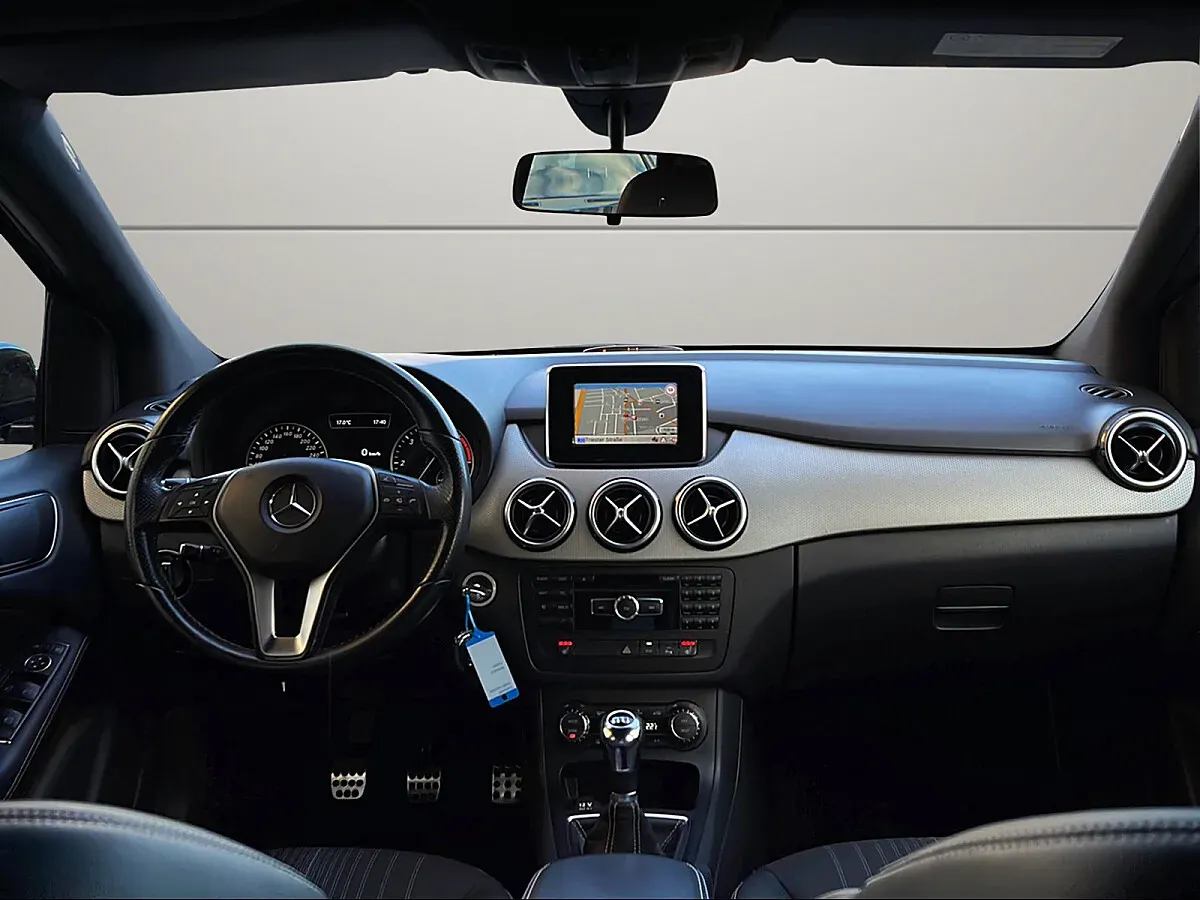 Mercedes-Benz B-Class 2013 photo 2