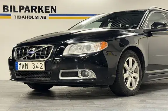 Volvo V70 2012 photo 2